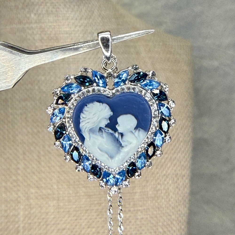 Elegant Cobalt Blue Mother & Child Cameo on Sterling Silver Setting & 18” Chain - Picture 12 of 12